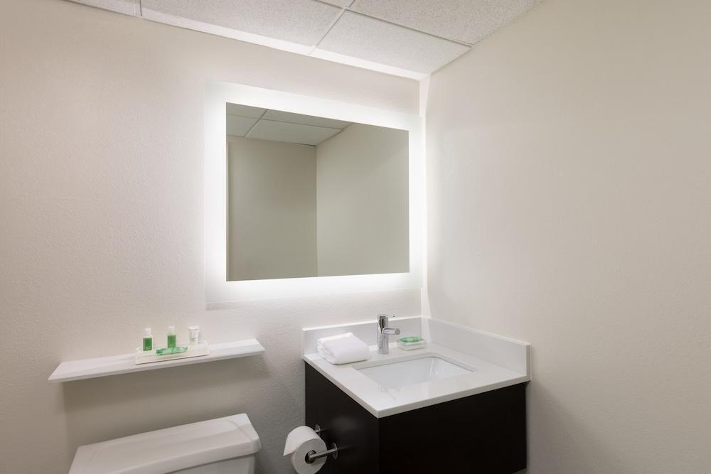 Holiday Inn Clark - Newark By Ihg Extérieur photo